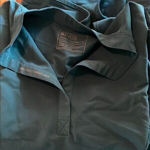 FIGS Caribbean Blue Women’s Scrub Set